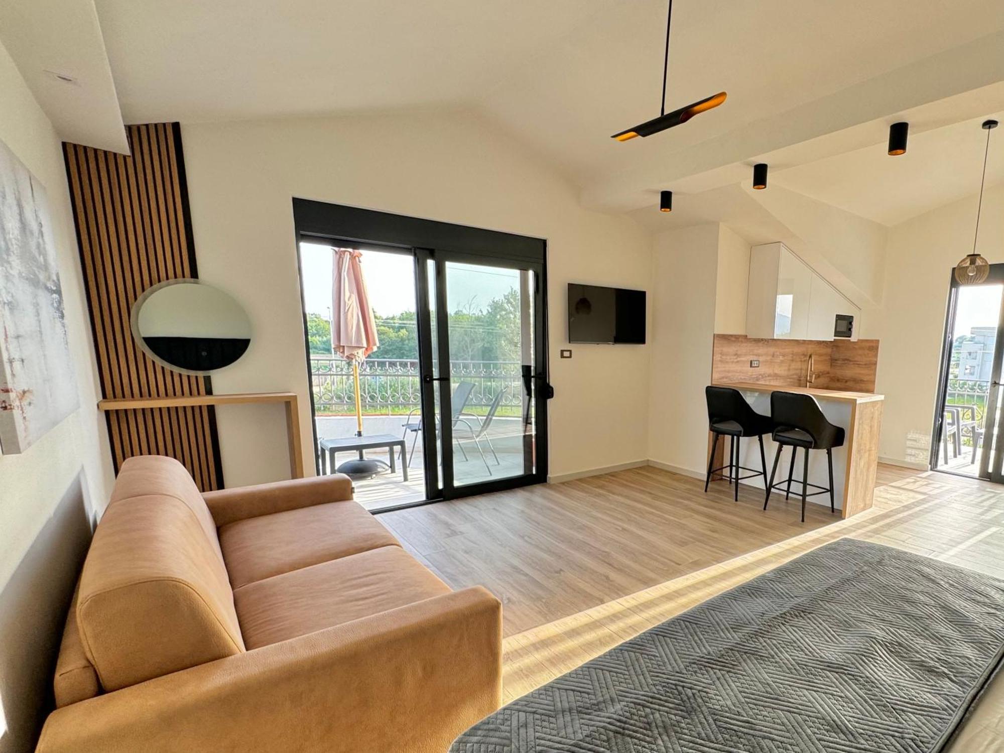 Apartments Lj Ulcinj Kültér fotó