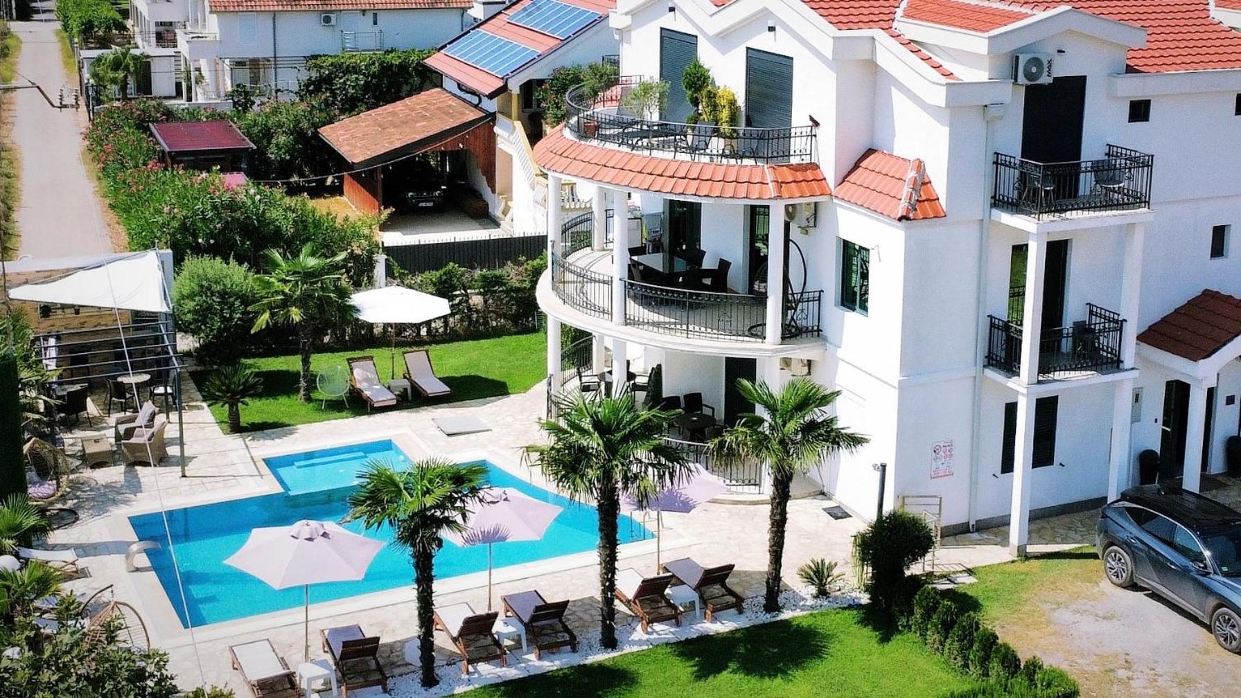 Apartments Lj Ulcinj Kültér fotó