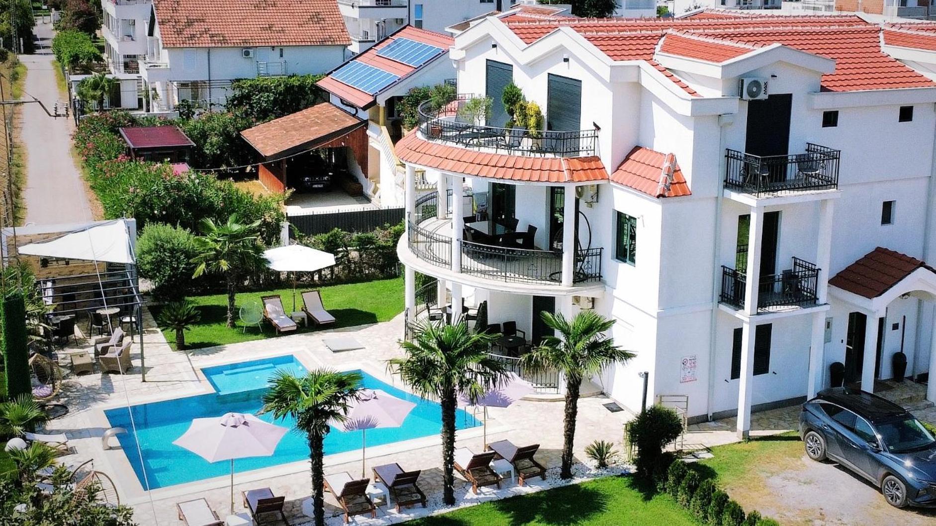 Apartments Lj Ulcinj Kültér fotó