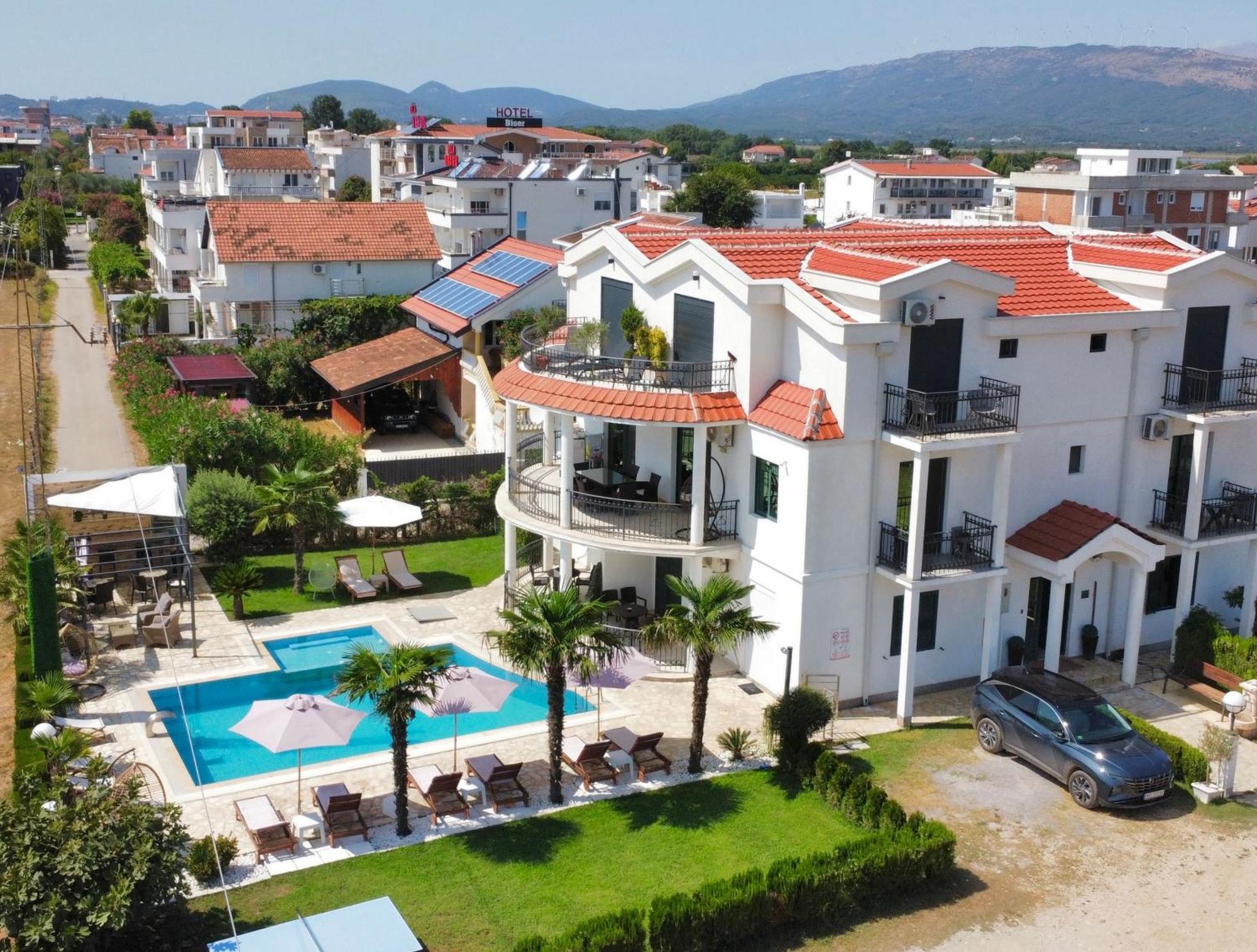 Apartments Lj Ulcinj Kültér fotó
