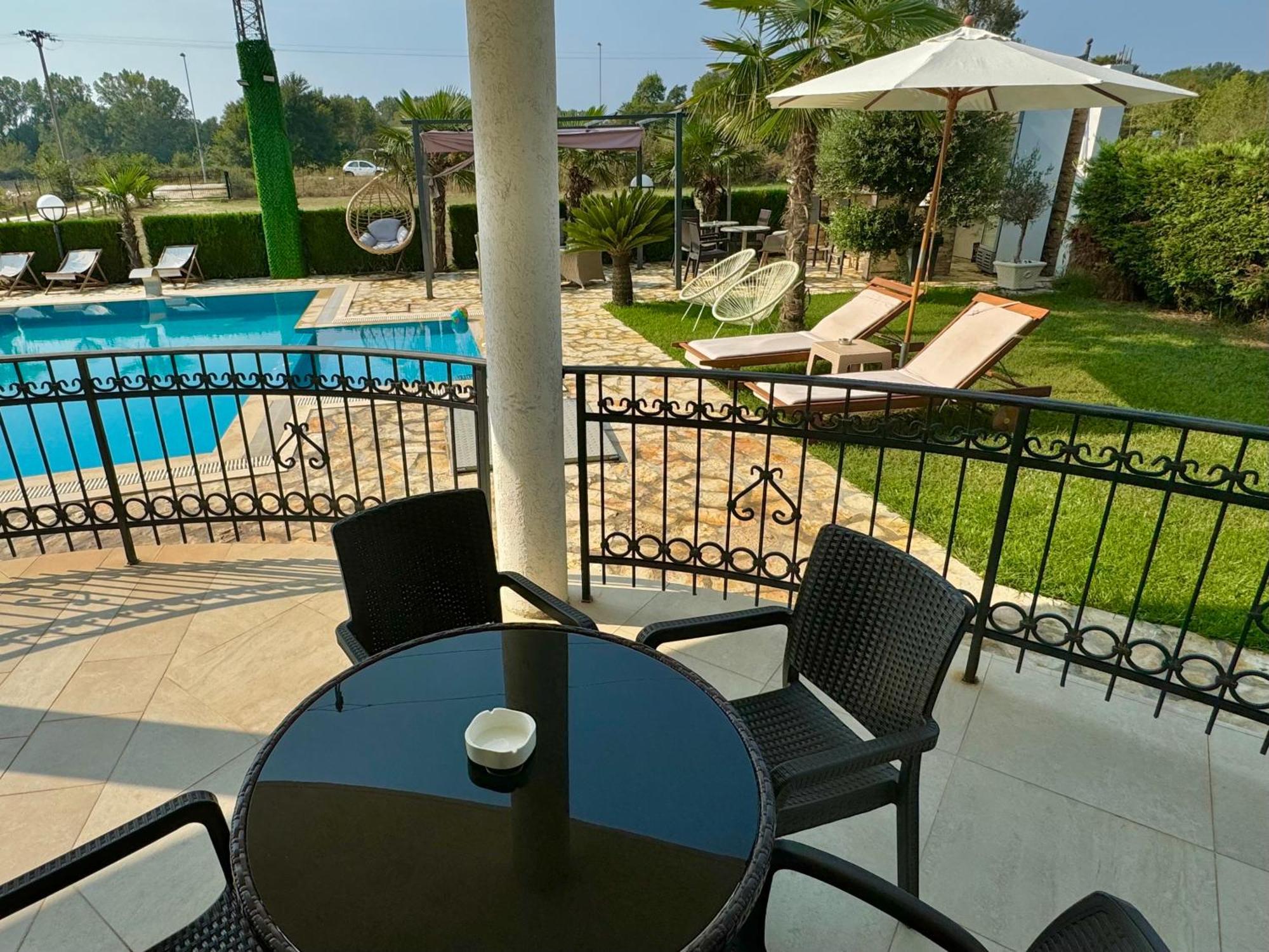 Apartments Lj Ulcinj Kültér fotó