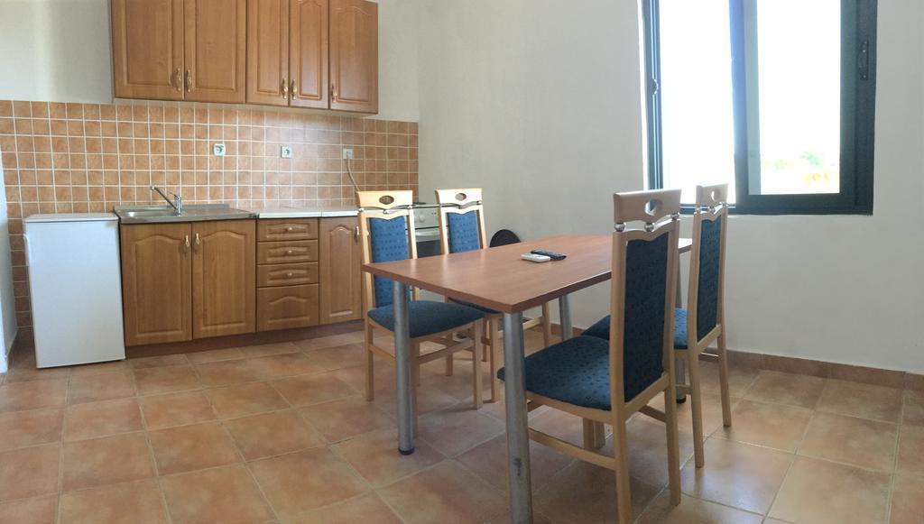 Apartments Lj Ulcinj Kültér fotó