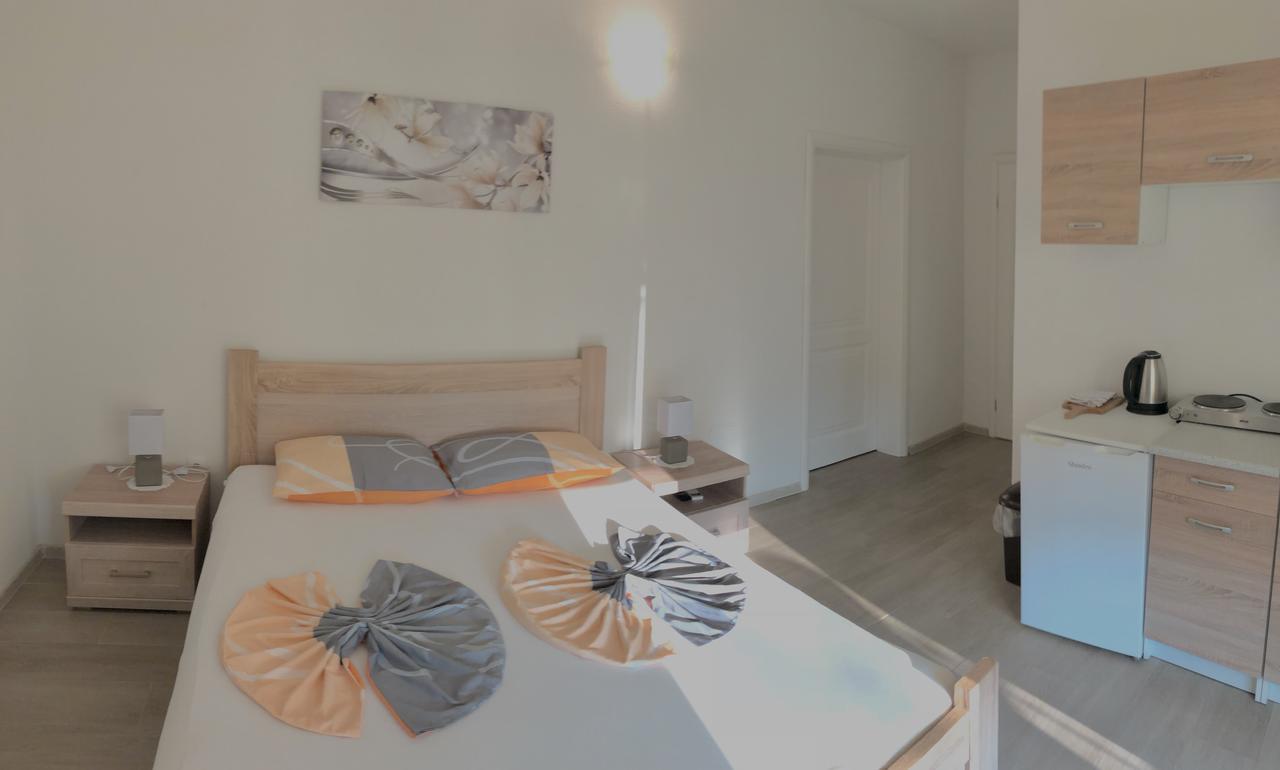 Apartments Lj Ulcinj Kültér fotó